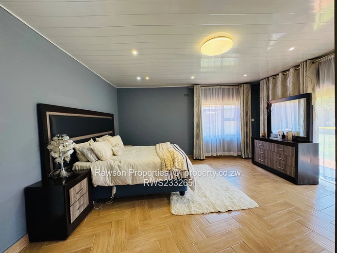 Very neat & modern house for sale in Mount Pleasant Heights (Sole Mandate)