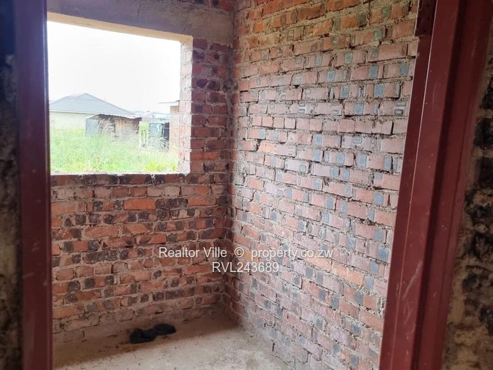 4 Bedroom Incomplete House in Mabvazuva 