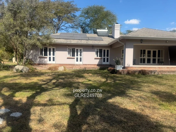 Borrowdale Brooke: 3-Bed Home with Pool & Borehole
