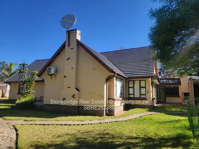 4 Bedroom House in Hillside For Sale