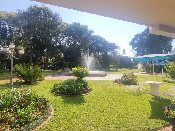 2 Bedroom Flat & Apartment