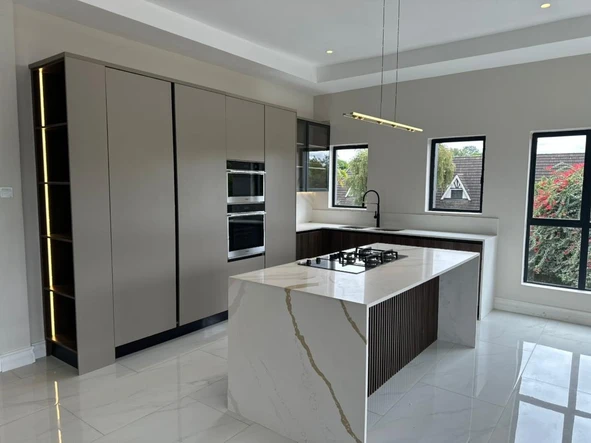 3 Bedroom Flat & Apartment