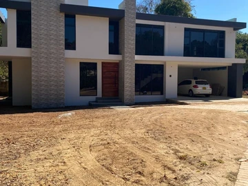 8 Unit Townhouse Complex