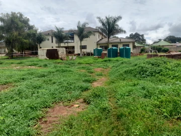 4 Bedroom Flat & Apartment