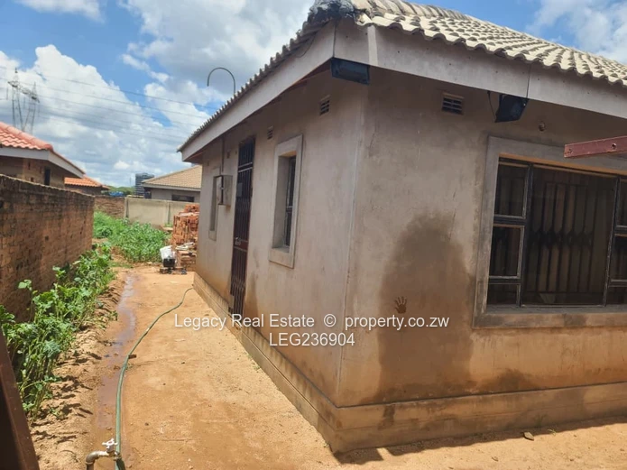 4 Bedroomed Incomplete House For Sale In Warren Park Graceland.