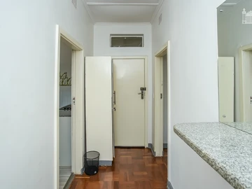 2 Bedroom Flat & Apartment