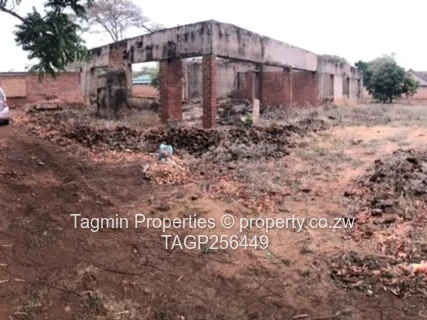 *?? HINTONVILLE, CHEGUTU - 3430SQM COMMERCIAL STAND - $95K*  Walled | Title Deeds | Near ZRP Police 