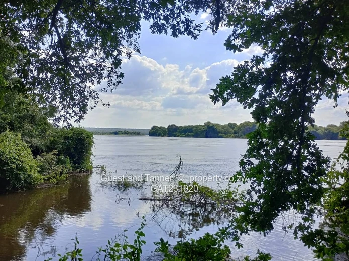 Prime Zambezi Riverfront Property – Near Victoria Falls & Hwange National Park