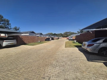3 Bedroom Flat & Apartment