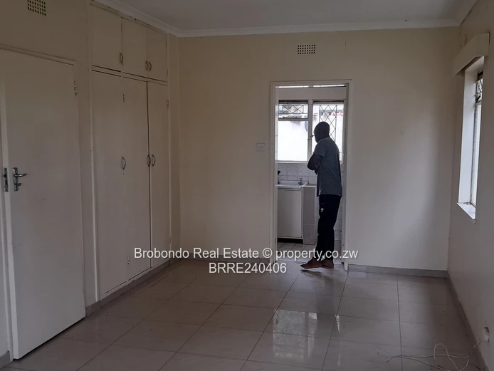 Sunridge House with Harare Drive Frontage for rent!