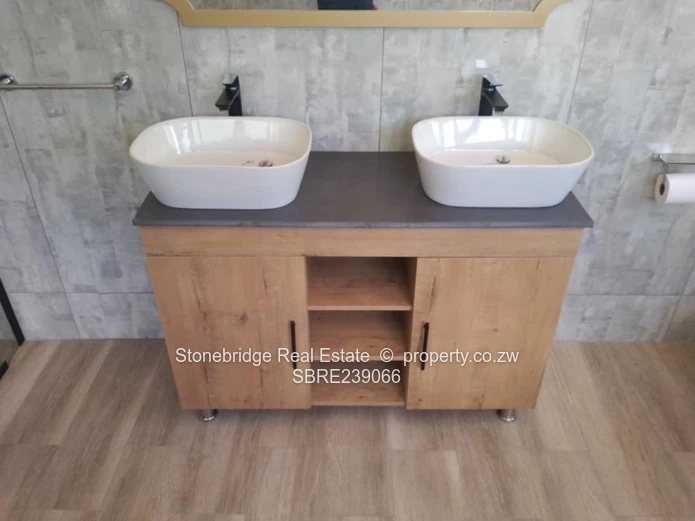 4 Bedroomed House to rent in Riverside