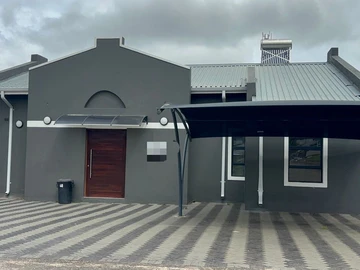 3 Bedroom Flat & Apartment