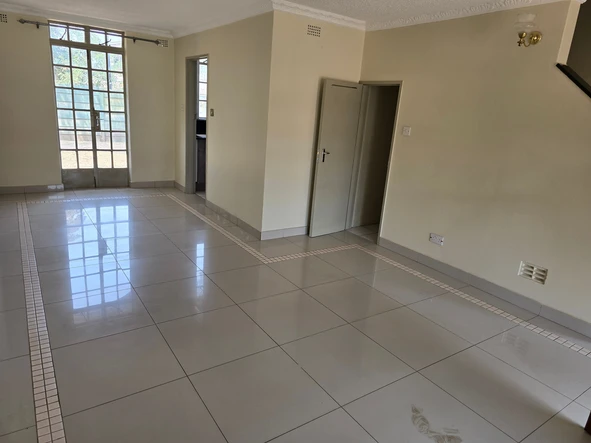2 Bedroom Flat & Apartment