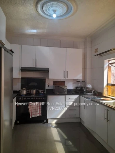 3 beds available in Glen Lorne