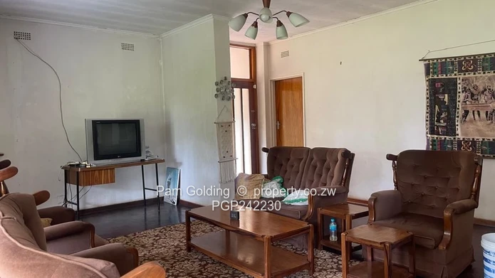 3 Bedroom House In Eastlea (Sole Mandate)