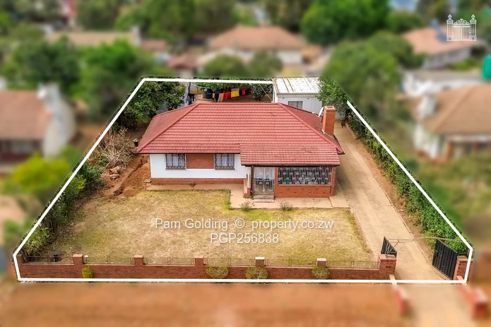 Braeside; 3 Bedroom; 933 Sqms  (Sole Mandate)