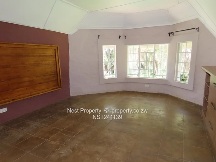 Location – Elegant Family home with water!