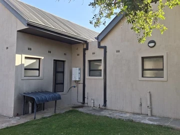 4 Bedroom Flat & Apartment