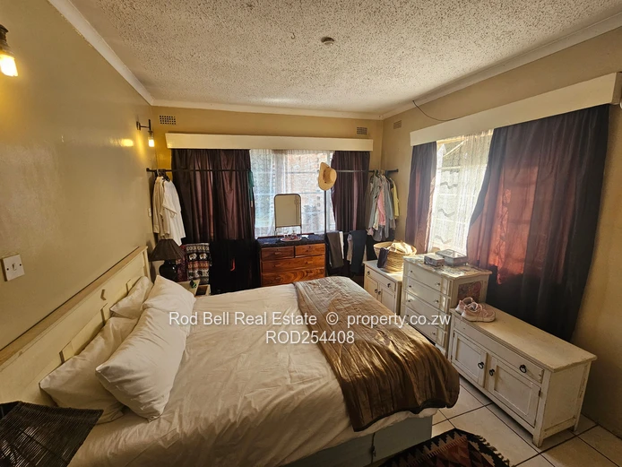 3 bedroom home sitting on 6158m2 of land