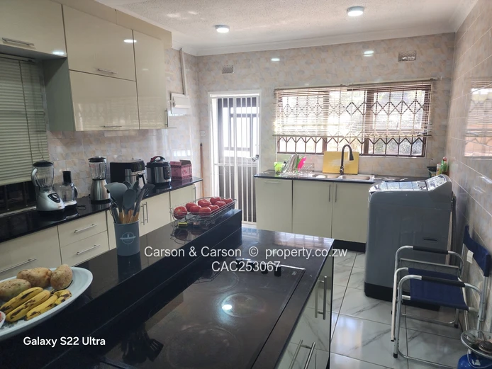 Spacious 5-Bed Windsor Park Home on 3,500m² with Borehole