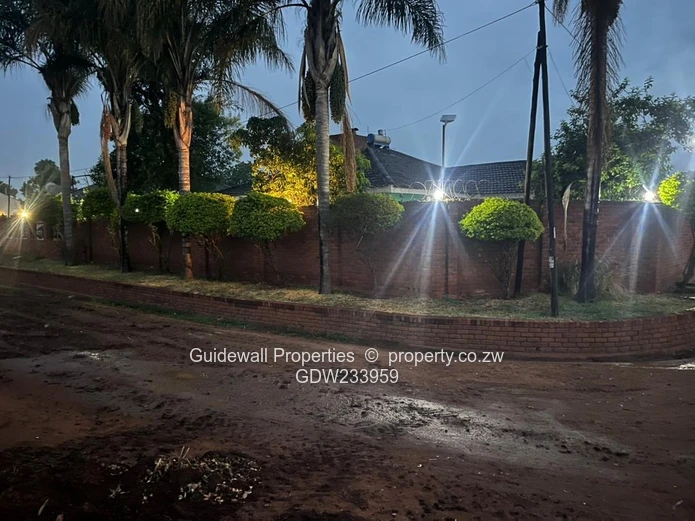 3 bed house for sale in Bloomingdale