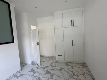 3 Bedroom Flat & Apartment