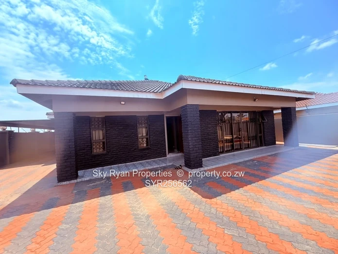 5-Bedroom Family Home For Sale - Madokero ?? Corner Property