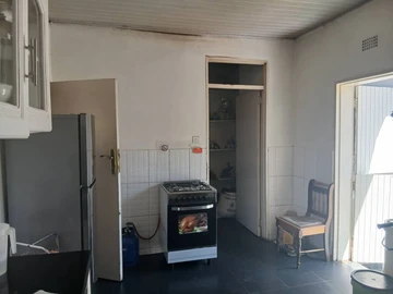 4 Bedroom Garden Flat
