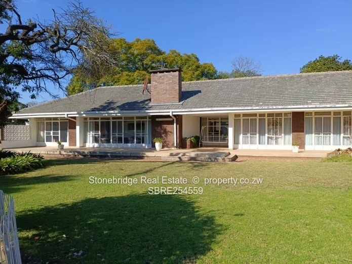 3 Bedroom House in Hillside For Sale
