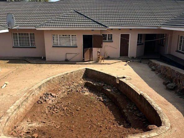 6 Bedroom House
