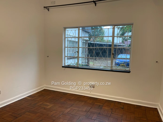 Flat for rent in Eastlea