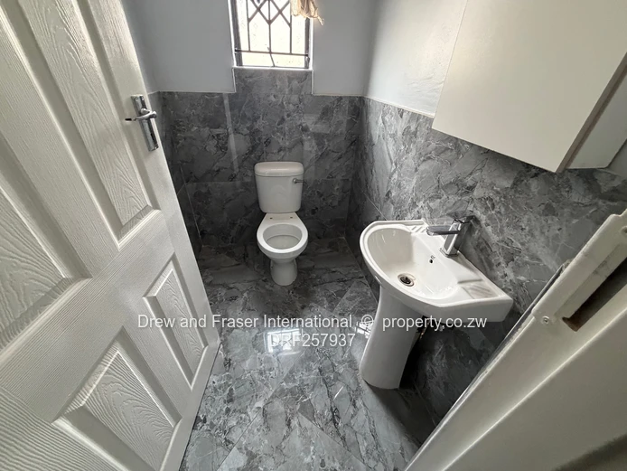 Fidelity Southview Park Neat 4 beds for sale $85k