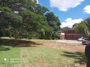 2 Bedroom Flat & Apartment