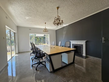 6 Bedroom House