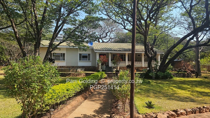 Large Property in the Heart of Residential Victoria Falls (Sole Mandate)