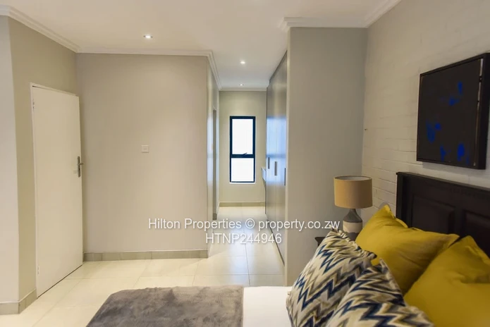Modern 3ed Garden Flat in Meyrick Park — Pool & Borehole