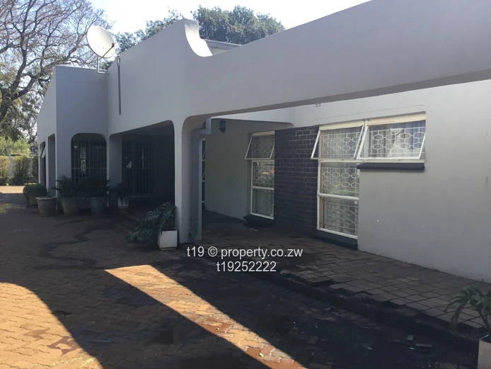 Neat fully furnished 4 bedroom house plus 3 bed cottage 