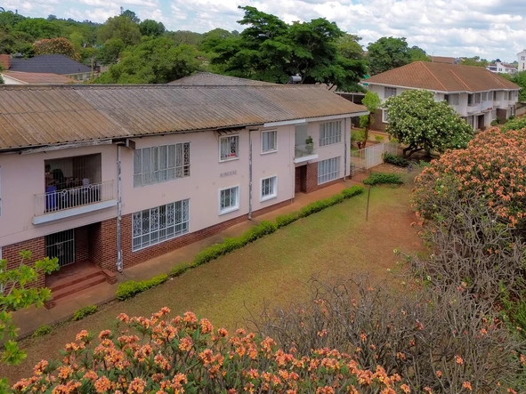 3 Bedroom Flat & Apartment