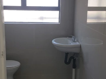 2 Bedroom Flat & Apartment