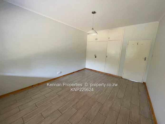 Neat Garden Flat In Quiet Complex