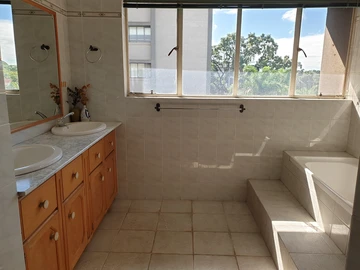 4 Bedroom Flat & Apartment