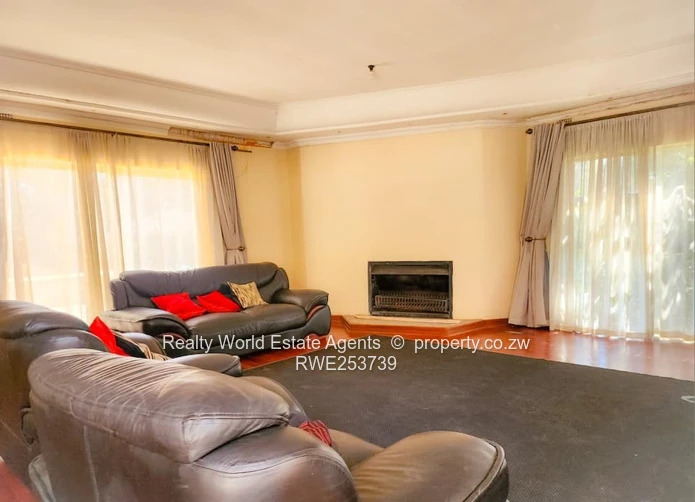 Helensvale Family Home for Sale