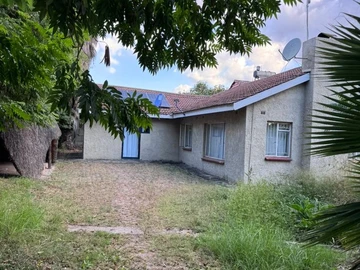 6 Bedroom House
