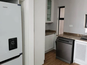2 Bedroom Flat & Apartment