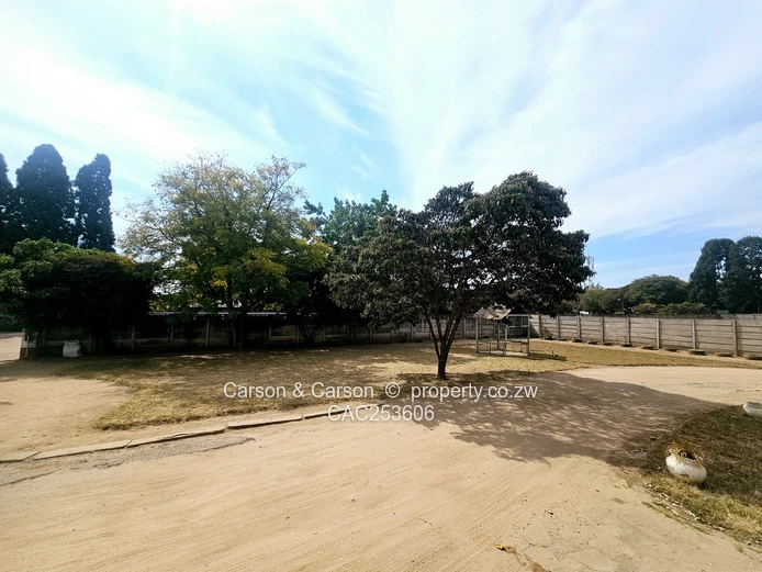 4 bedroomed house for sale in Queensdale