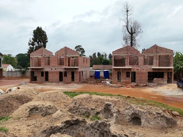 3 Bedroom Flat & Apartment