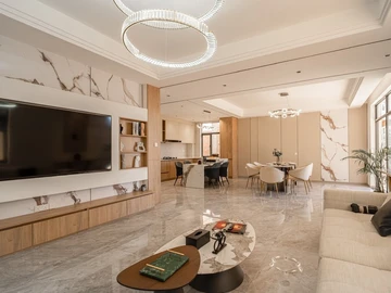 4 Bedroom Flat & Apartment