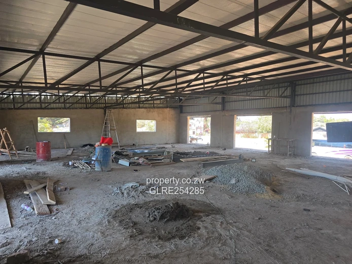 186m² Unfinished Industrial Warehouse — Belvedere (Borehole)