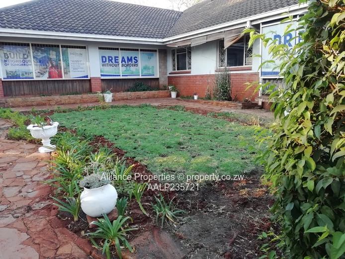 Spacious 4-Bed Kamfinsa Property with Borehole & Solar Backup