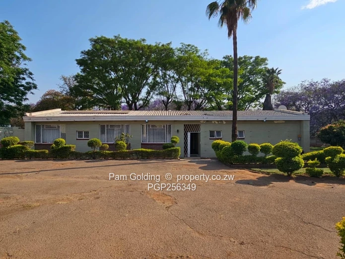 Close To Town. SURBUBS 2939sqm!